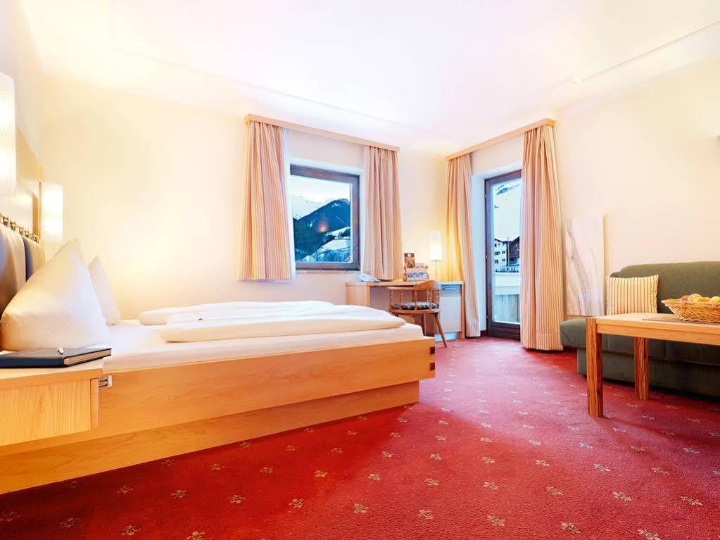 Hotel Hasenauer 4 Sterne Superior ザールバッハ・ヒンターグレム エクステリア 写真