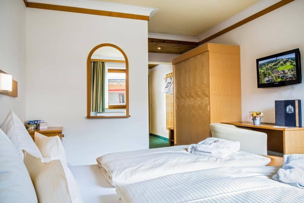 Hotel Hasenauer 4 Sterne Superior ザールバッハ・ヒンターグレム エクステリア 写真