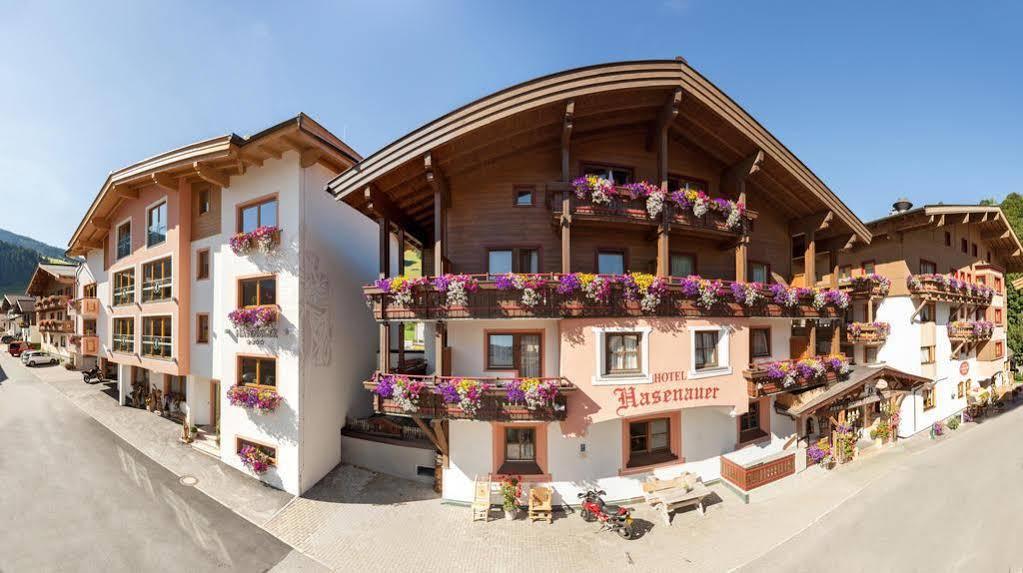 Hotel Hasenauer 4 Sterne Superior ザールバッハ・ヒンターグレム エクステリア 写真