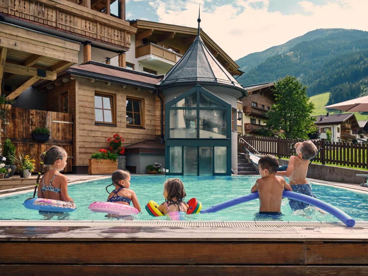 Hotel Hasenauer 4 Sterne Superior ザールバッハ・ヒンターグレム エクステリア 写真