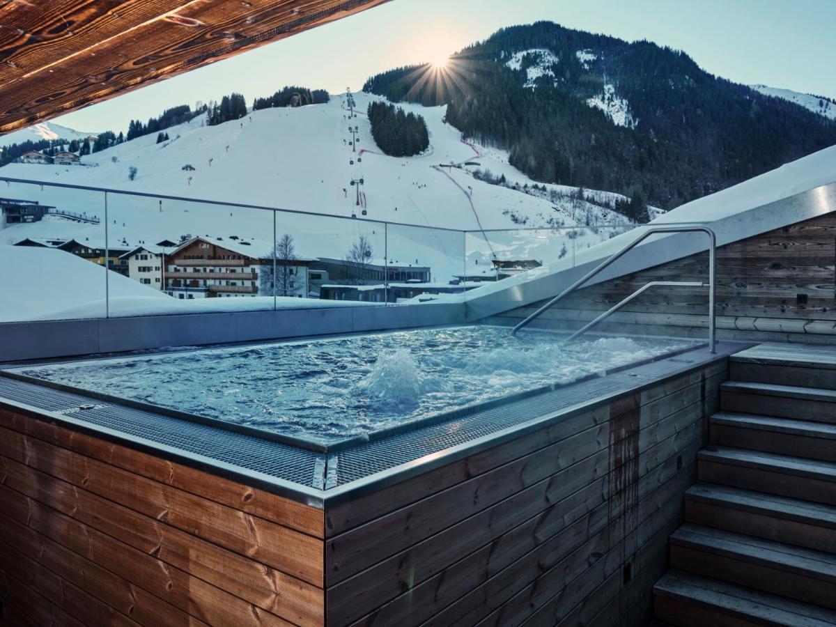 Hotel Hasenauer 4 Sterne Superior ザールバッハ・ヒンターグレム エクステリア 写真